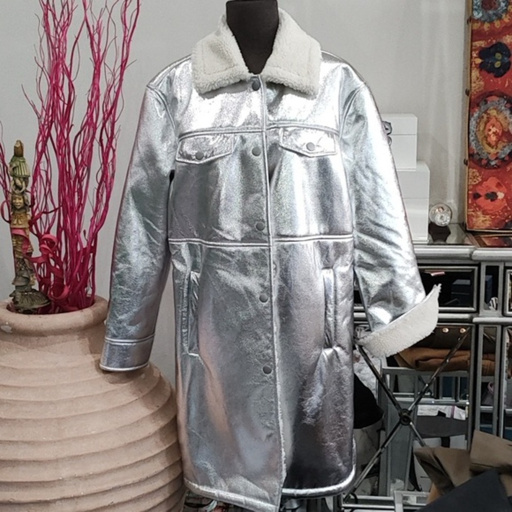 NWT size SMALL 
7 For All Mankind Silver Teddy Jacket with Sherpa lining